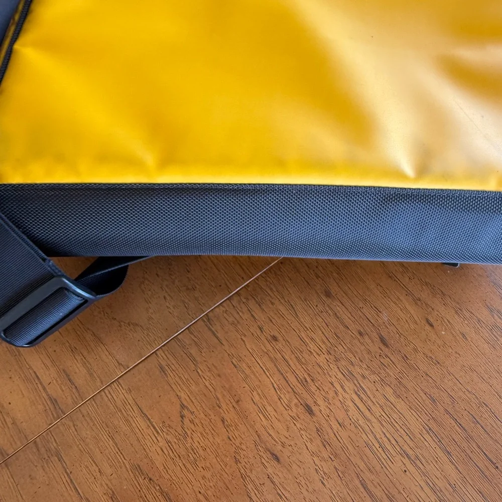 The North face Yellow Messenger / Laptop Multi Compartment Bag
